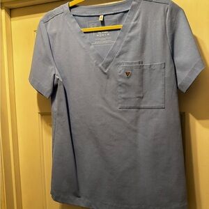 Women’s scrub top